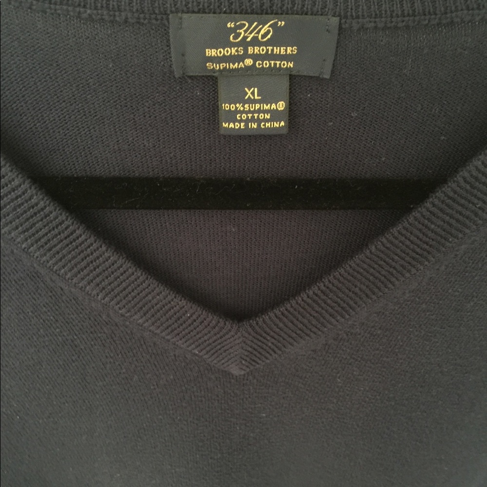 Brooks Brothers V neck sweater vest “navy”
